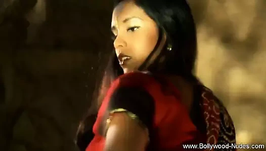 Uyandırıcı baştan çıkarıcı bir hint ritüeli