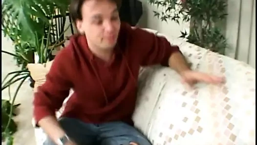 Küçük memeli güzel mocha şeftali onu kedi dürttü alır