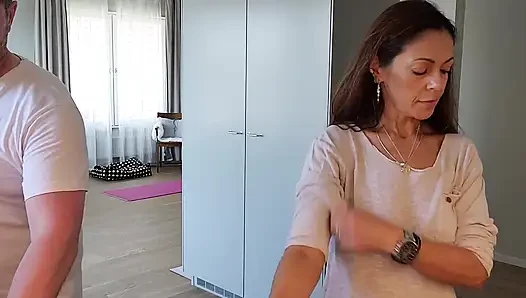 Angelina mutfakta yardım ederken hiçbir şey daha iyi değildir