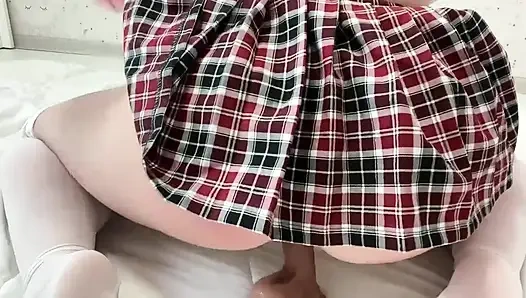 Seksi üniversiteli kız fışkırtarak kendini uzun bir orgazma ulaştırıyor!.