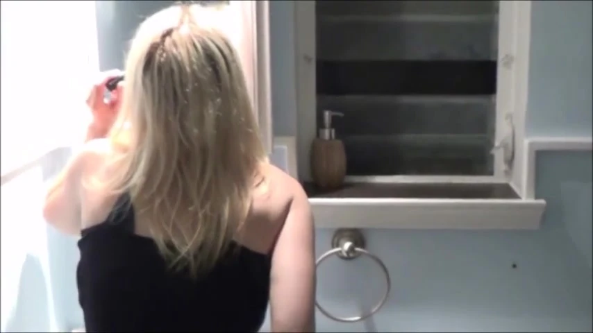 बेटा सौतेली माँ को घर पर रहने देता है - पारिवारिक चिकित्सा