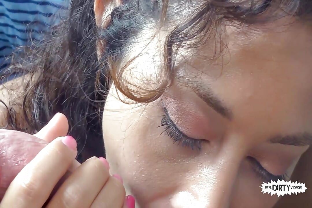 Meksikalı mami melody minyon havuzda büyük zenci yarağıyla oynuyor