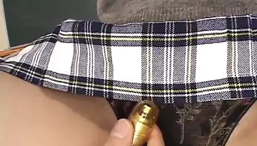 Öğretmen kız öğrenci ile oynuyor -- mdm