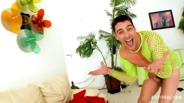 Phoenix Marie ve Riley Evans david perry ve toni ribas ile anal grup seks yapıyor bölüm 2