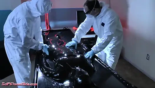 Scifi dreamgirls #7: titan -vs- ashley 3000