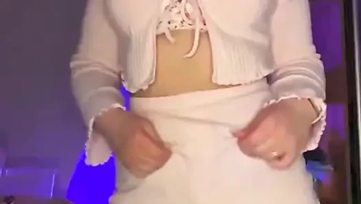 Jucielussie seksi striptiz ve domaltarak anal oyun