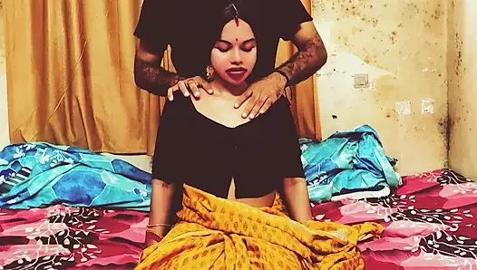 Hot Indian Bhabhi in saree fucked pussy by Devar during massage