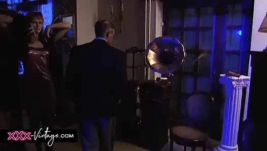 Bir malikanede ateşli anal