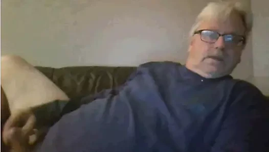 Eropean üvey baba okşuyor