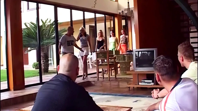 Tatilde partner takası! Deli gibi yapıyorlar!