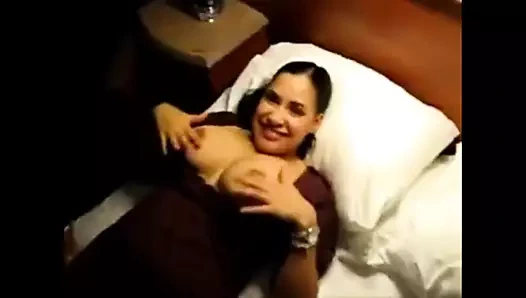 Latin milf veren harika oral seks