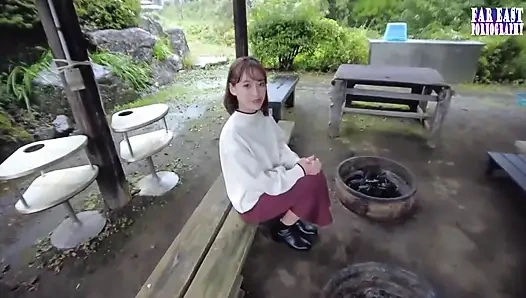 İtaatkar bir evli kadınla açık gökyüzünün altında derin sıcaklığın tadını çıkartan zarif martı gecesi 1/3