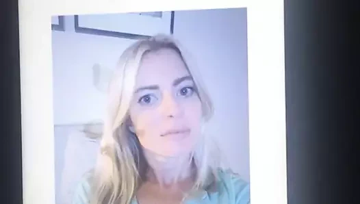 Elyse Willems boşalma anısına 6