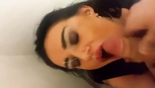 Milfys aşk için horoz