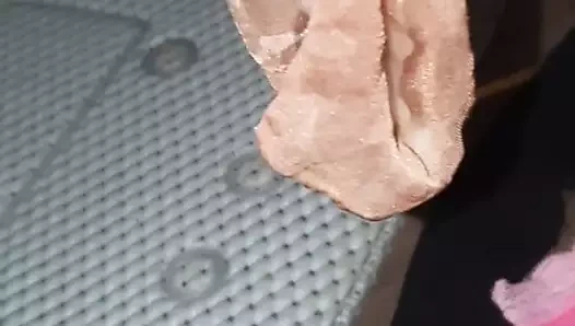 Bir zayıftan sonra cum bırakıyorum