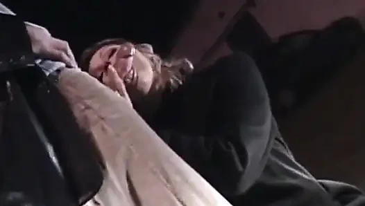 Jessica Rizzo yarak emmeyi seven sürtüklerle iki sahne sunuyor 05