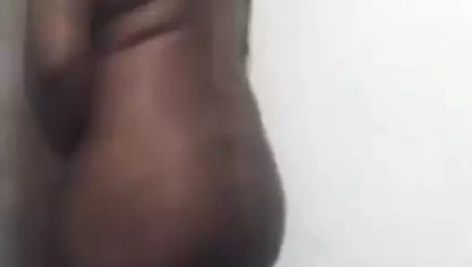 flore la petite pute de douala cameroun