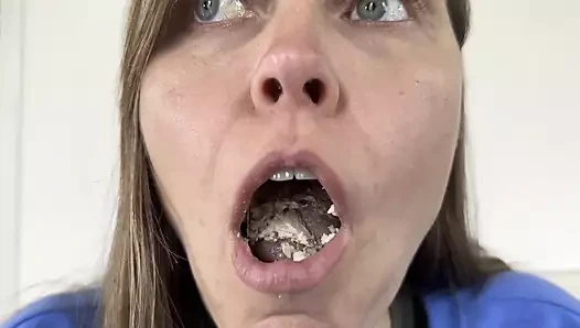 Dişimde bir şey mi var?