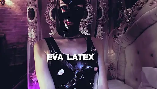 Eva lateks maskeli çizmeler topuklu sahibe tanrıça fetişi sapık orta yaşlı seksi kadın lateks çoraplı memeler tek başına