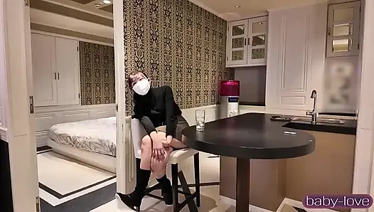 Muhteşem figür, sessiz bir kış günü yavaş yavaş özel bir geceye dönüşürken her yerde dikkatleri çekiyor