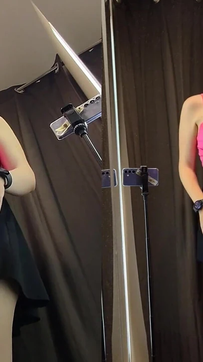 Незабываемый момент из "Голая девушка с большими сиськами примеряет просвечивающуюся одежду. Любительское видео"