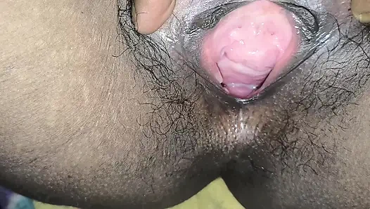 Tharki benimle evleniyor (Hintçe mms), Hintli ateşli üvey kız kardeş