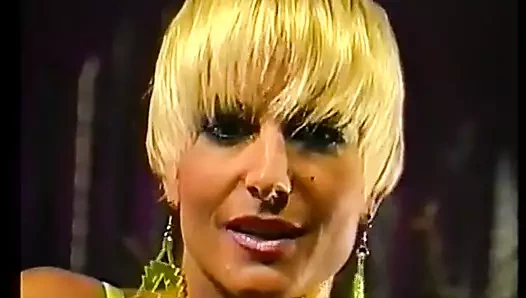 Molanın altındaki delik