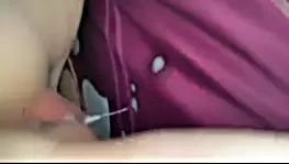 Islak beyaz civciv için BBC