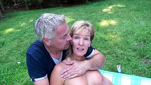 Azgın Ev Kadınları Çifte Penetrasyonlu Grup Seks Partisi