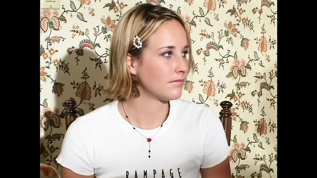 İki genç Amerikalı sarışın için ıslak lezbiyen aşk