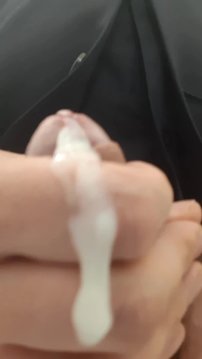 Sperm fışkırtıyor