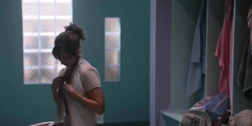 Alison brie - glow s1e01 02