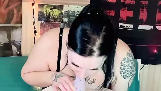 Sürtük gothbunny sana biraz pis, özensiz kafa veriyor