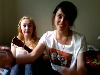 kız kardeş ayakları değil