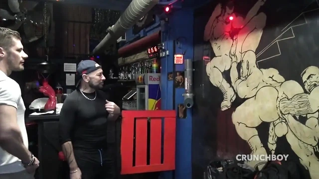 Santi vlad castle tarafından sling'de korunmasız sikiliyor