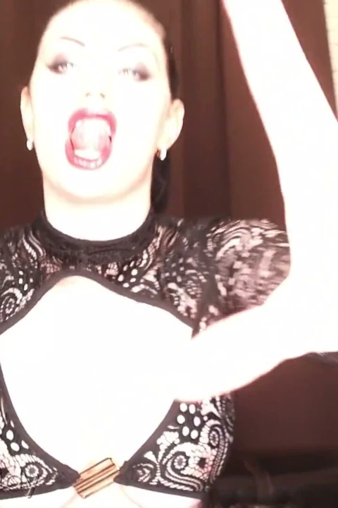 Kısa yaraklı adam istemiyorum! Azdırma ve inkar, kaybeden aşağılaması