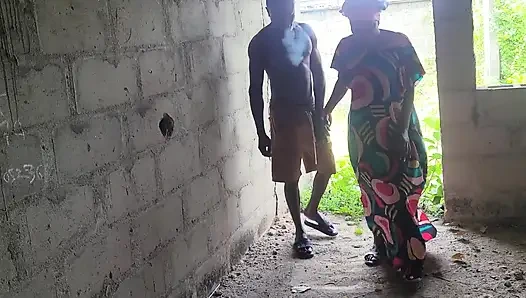 Karım beni en iyi arkadaşını sikmemeye ikna etmeye çalışıyordu