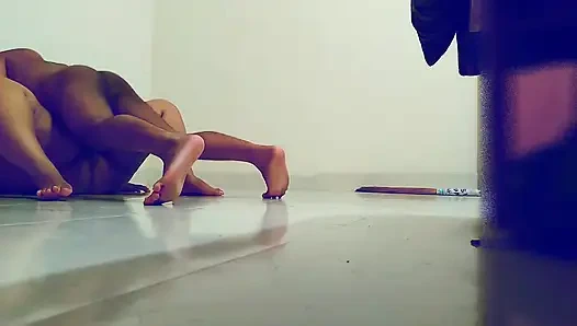 Üvey oğlumun 7 inçlik yarağı beni 3 kez boşalttı! İnanılmaz anal beni titretiyor