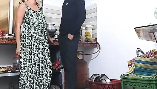 Hintli kadın kayınbiraderi onu siktiğinde evde yalnızdı