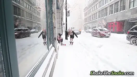 Yılanı salla - hatunlar her yere fışkırtıyor tam film