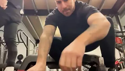 Heteroseksüel para ustası seni sikecek