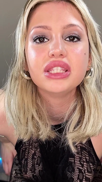 Giantess crush fetiş bakış açısı stella fatale Fransız dev kadın ayak ezme ve büyük göt ezme minyatür
