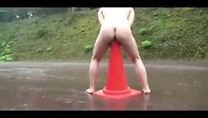 Bu sürtük kız gerçekten çılgın