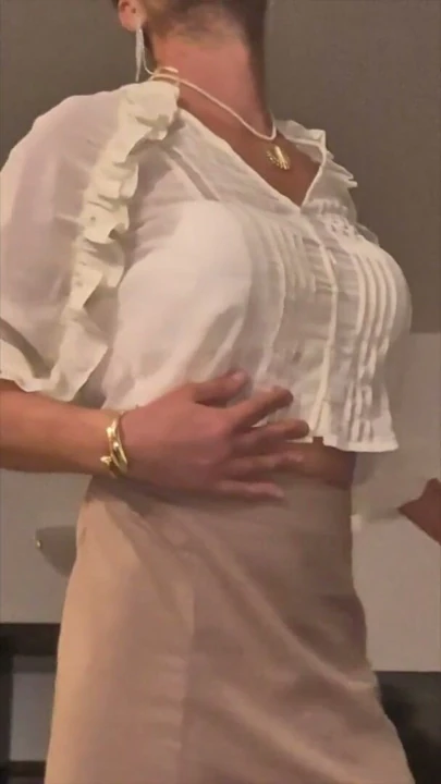 Güzel etekli seksi sissy | Bölüm 1