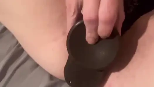 Ateşli evli kadın yapay penisle oynuyor