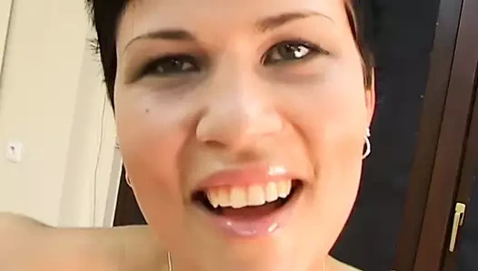 deldi dil ile kısa saçlı bebeğim verir hardcore oral seks