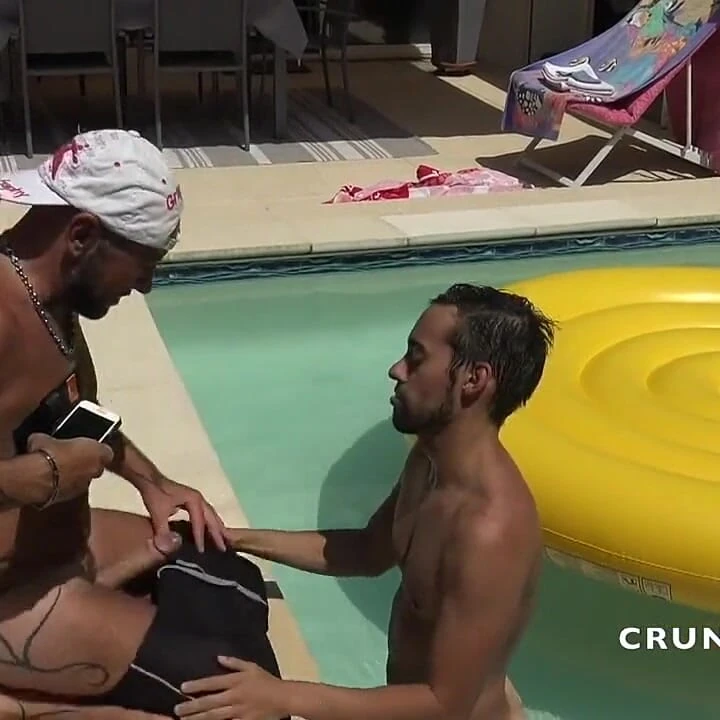 ERCI yüzme havuzunda korunmasız kullanılıyor