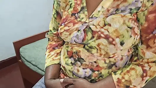 Ateşli üvey anne utangaç Camara'nın önünde onu seviyor musun