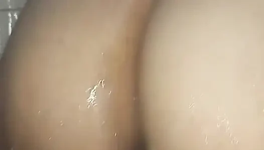 Oyuncağımla duşta