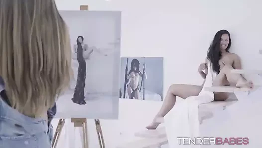 Muhteşem esmerler izabella ve poca hontas lezbiyen lo'larını paylaşıyor